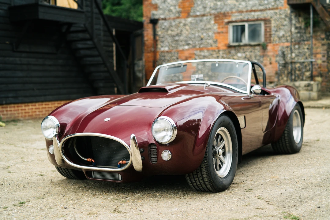 2001 Superformance - Image 12 of 31