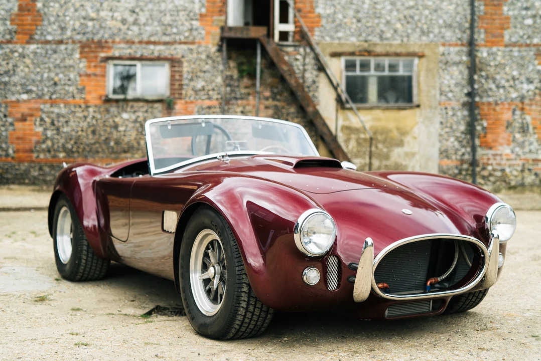 2001 Superformance - Image 10 of 31