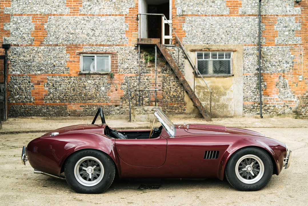 2001 Superformance - Image 16 of 31