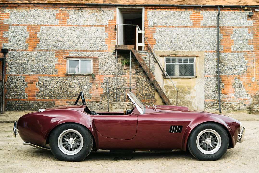 2001 Superformance - Image 9 of 31