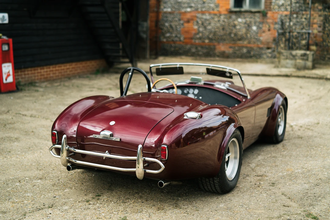 2001 Superformance - Image 8 of 31