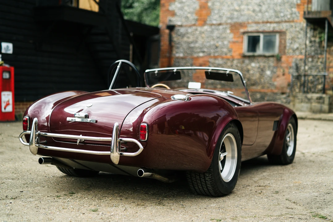 2001 Superformance - Image 15 of 31