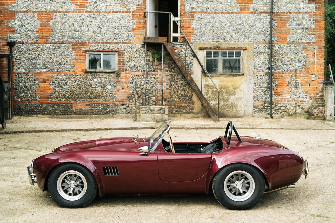 2001 Superformance - Image 5 of 31
