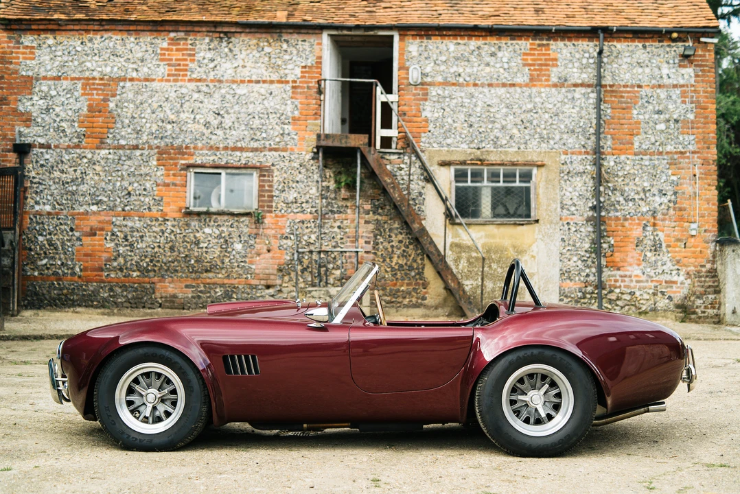 2001 Superformance - Image 13 of 31