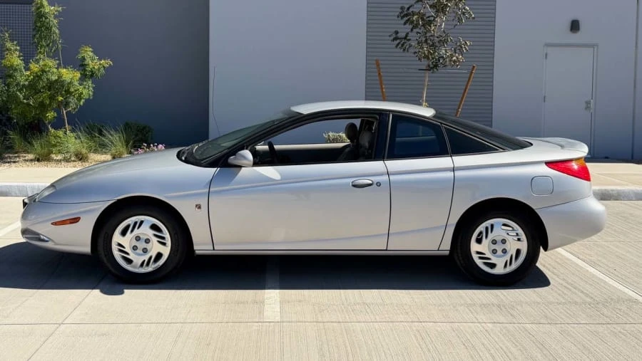 2001 Saturn - Image 2 of 16