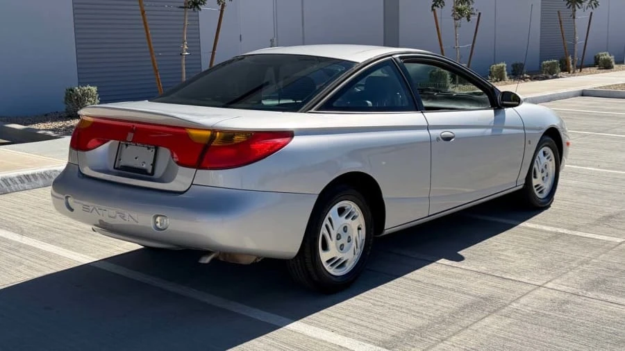 2001 Saturn - Image 3 of 16