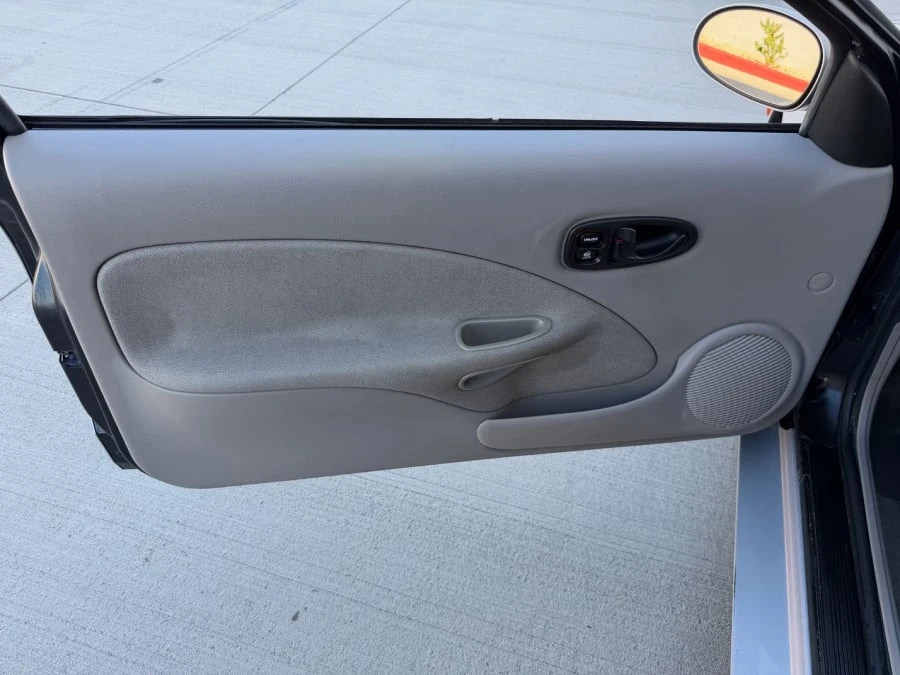 2001 Saturn - Image 8 of 16