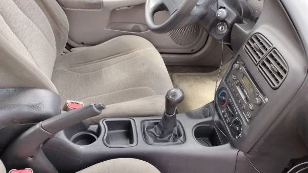 2001 Saturn - Image 11 of 21