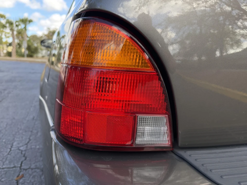 2001 Saturn - Image 19 of 31