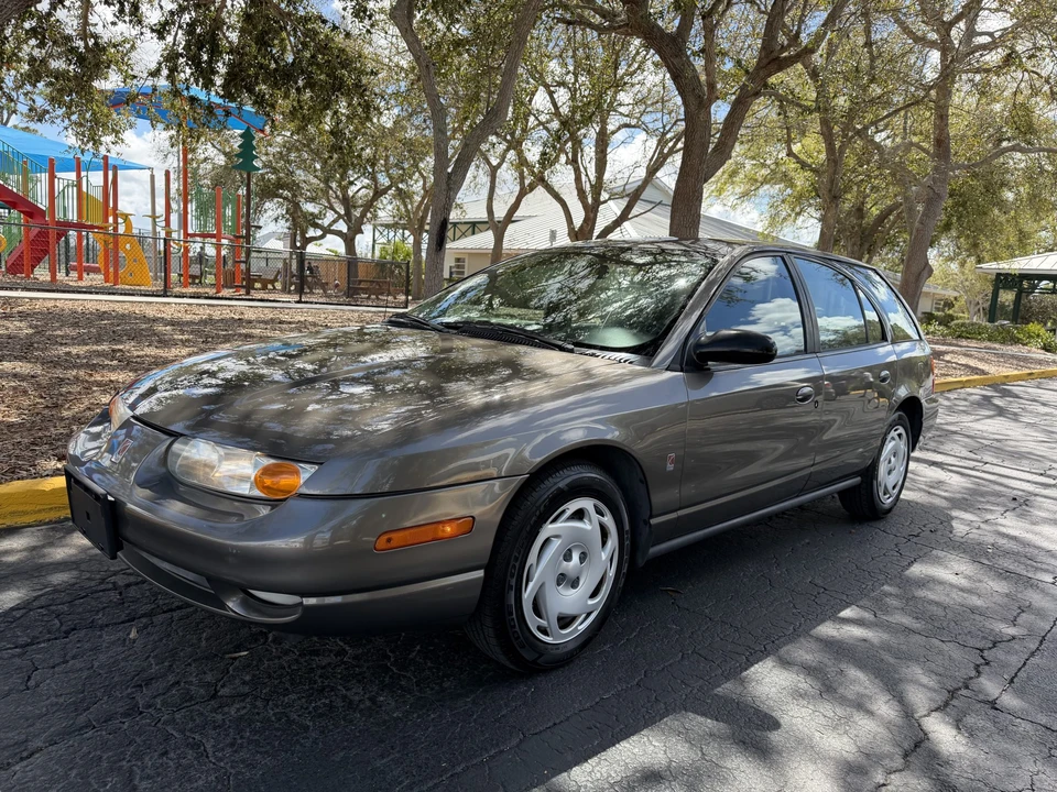 2001 Saturn - Image 2 of 31