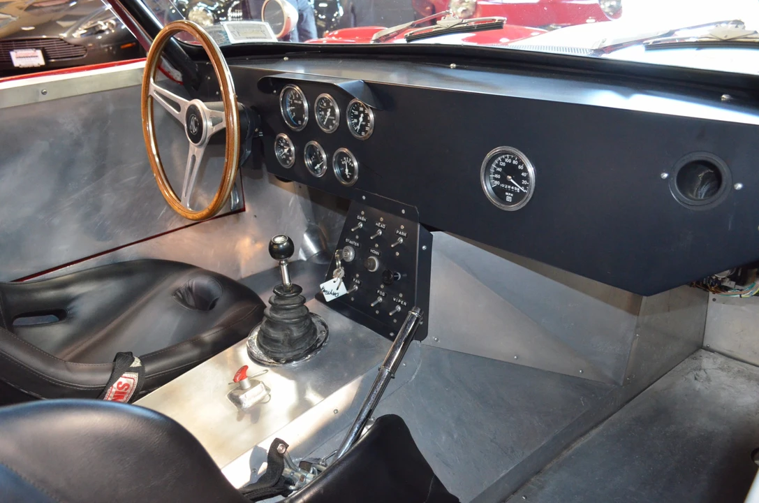 2001 Shelby Daytona Replica - Image 24 of 31