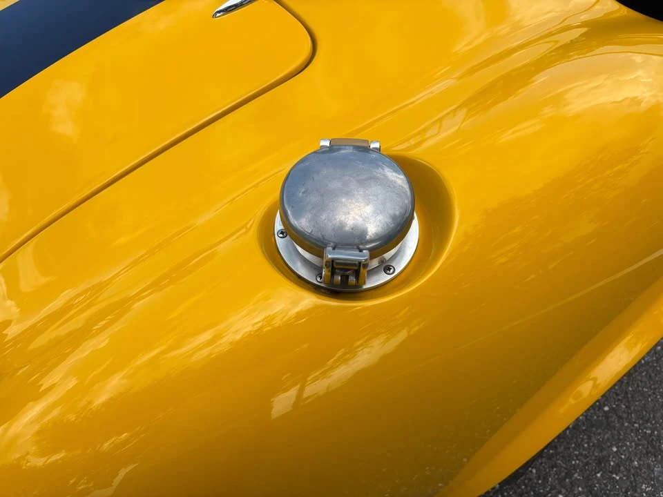 2001 Shelby Cobra - Image 10 of 14