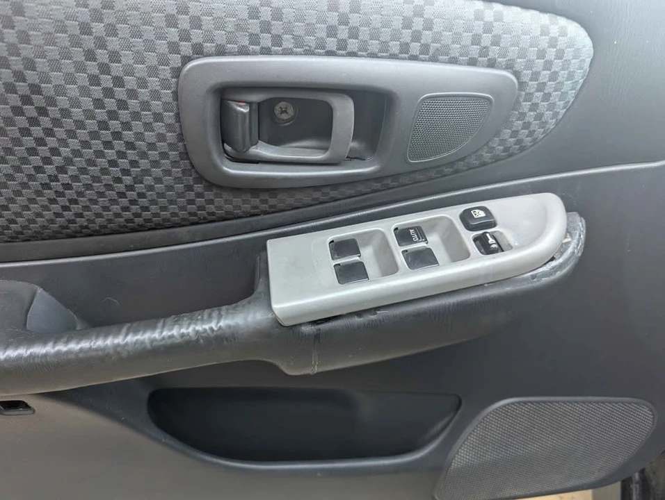 2001 Subaru Impreza 1st Gen - Image 7 of 18