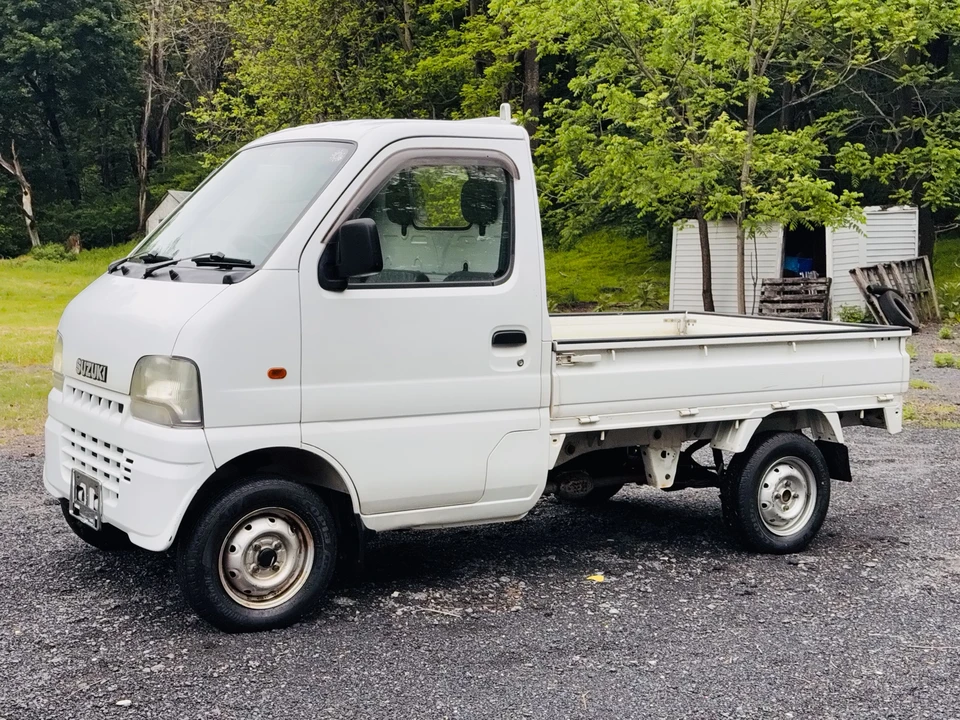 2001 Suzuki - Image 8 of 31