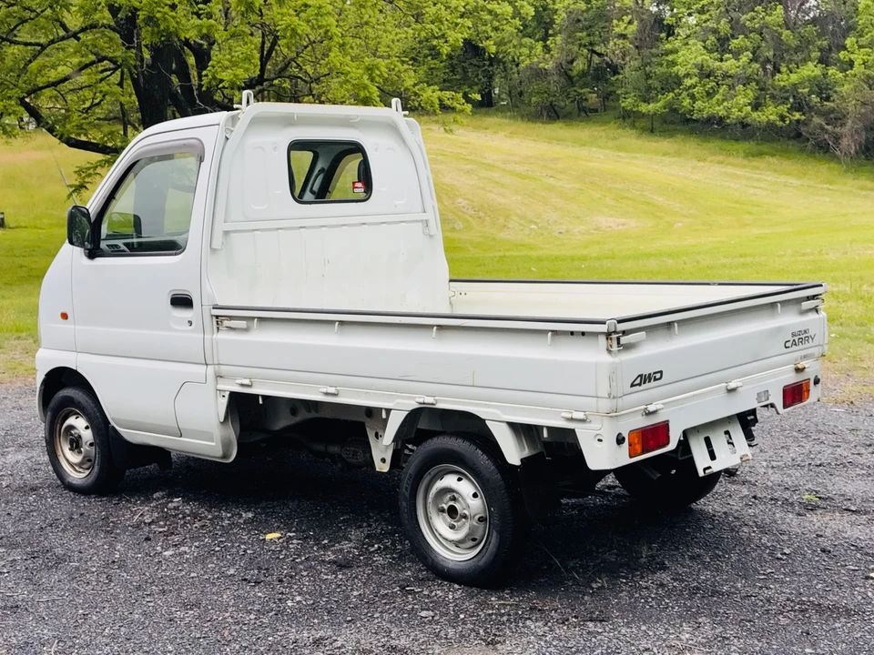 2001 Suzuki - Image 13 of 31