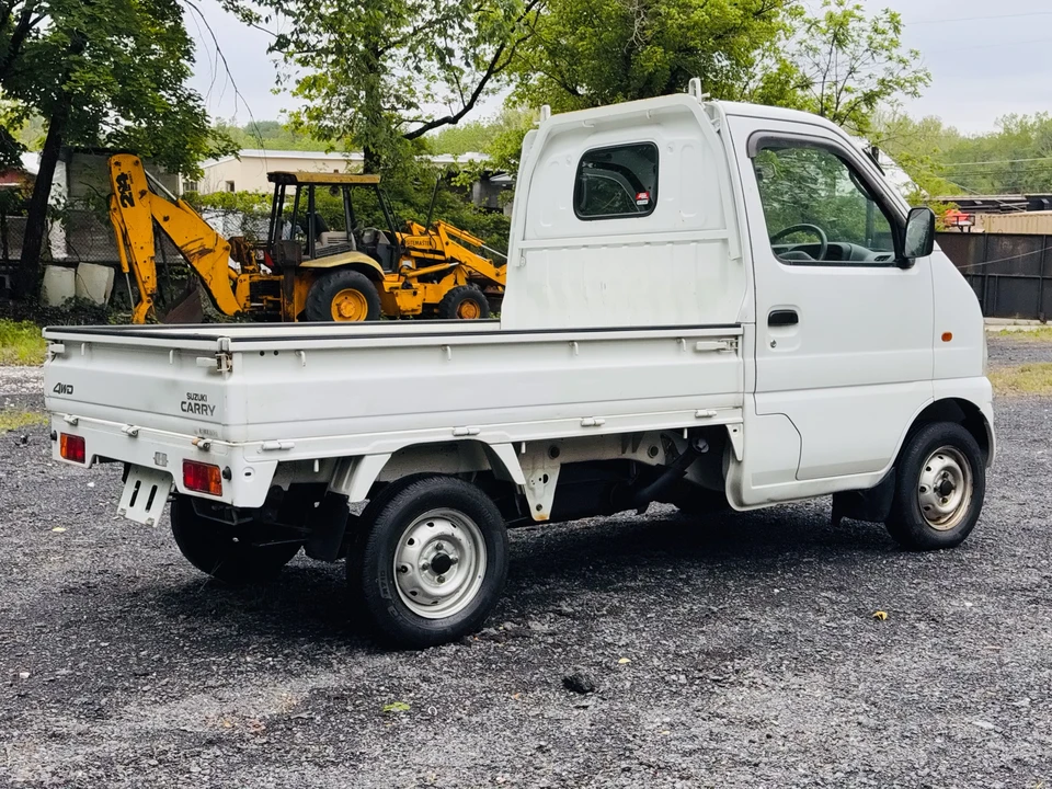2001 Suzuki - Image 23 of 31
