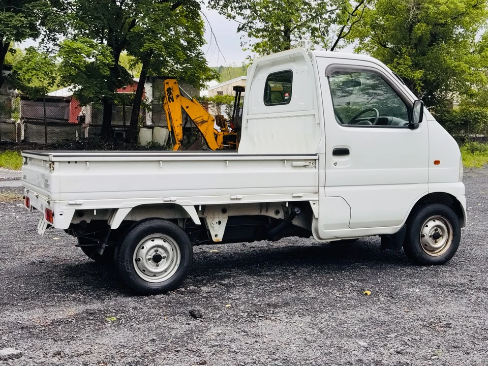 2001 Suzuki - Image 25 of 31