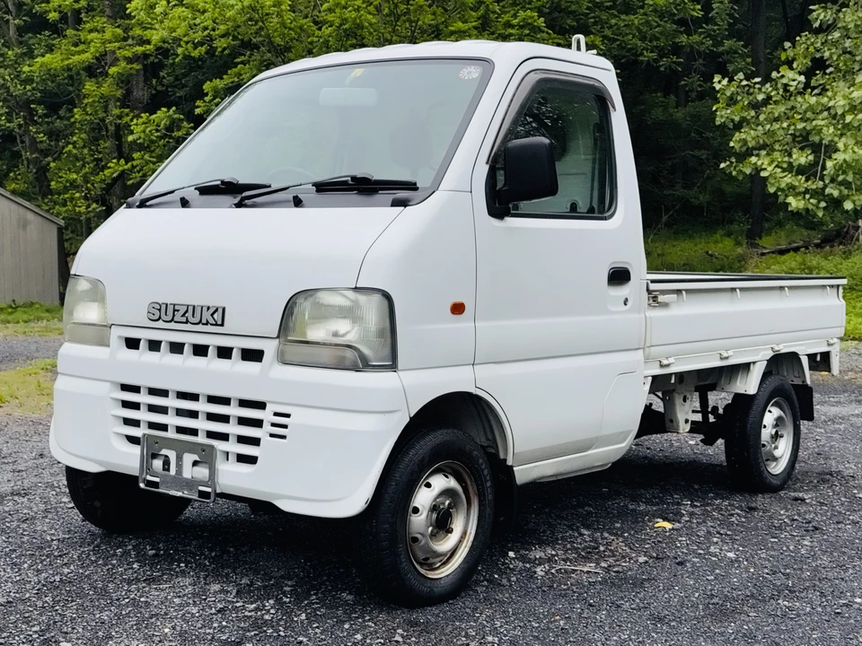 2001 Suzuki - Image 4 of 31