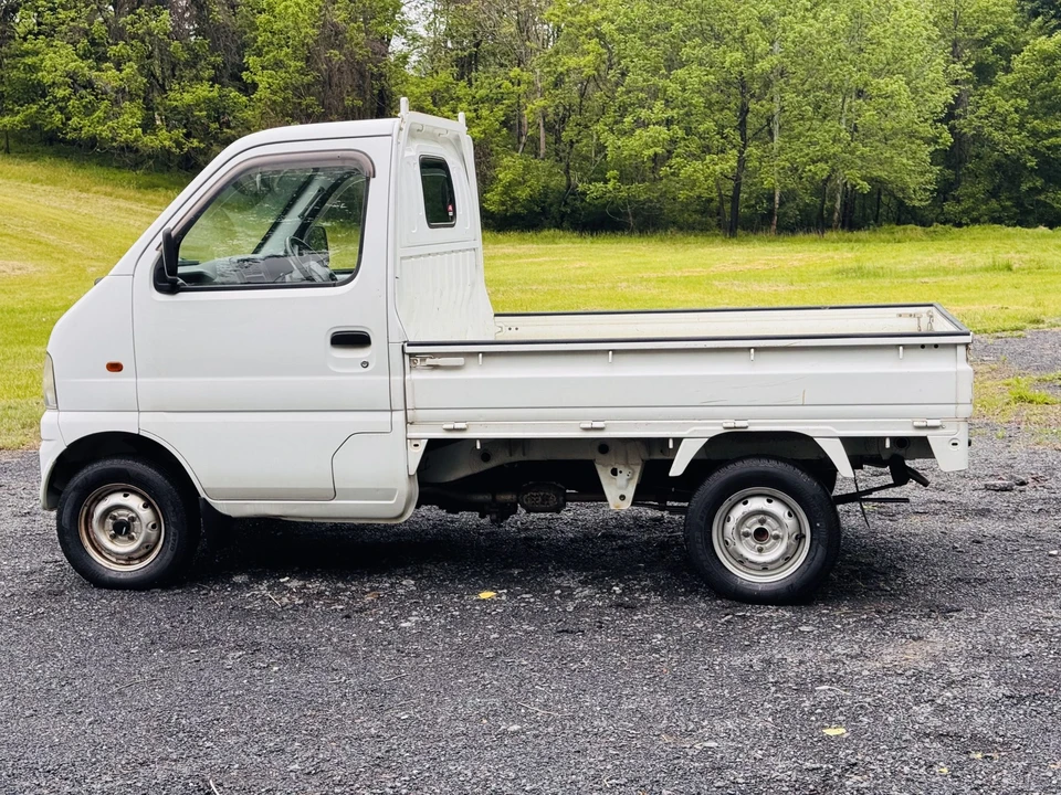 2001 Suzuki - Image 10 of 31