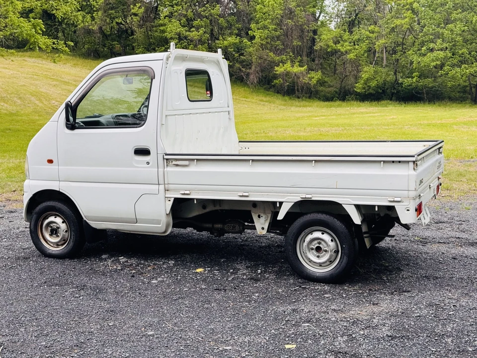 2001 Suzuki - Image 11 of 31