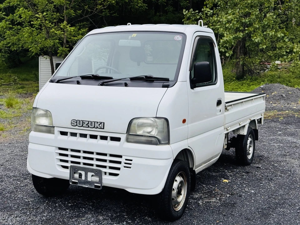 2001 Suzuki - Image 3 of 31