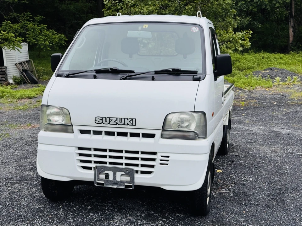 2001 Suzuki - Image 2 of 31