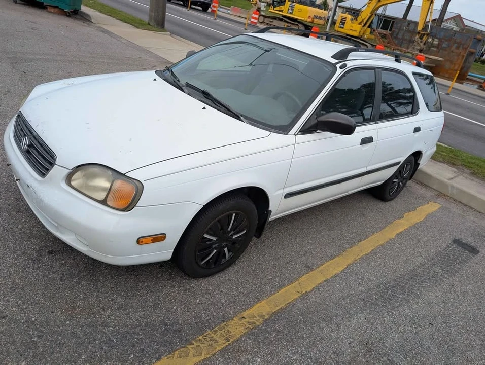 2001 Suzuki - Image 2 of 7