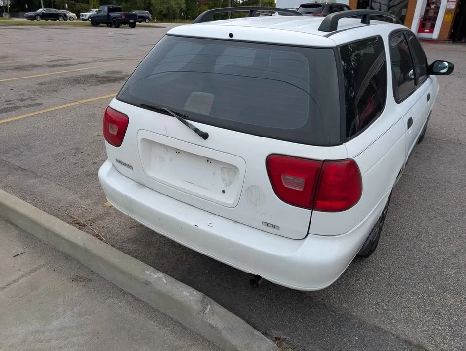 2001 Suzuki - Image 4 of 7