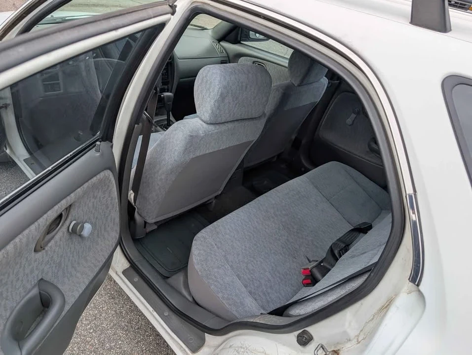 2001 Suzuki - Image 6 of 7