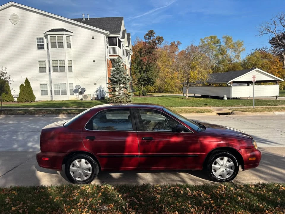 2001 Suzuki - Image 2 of 6