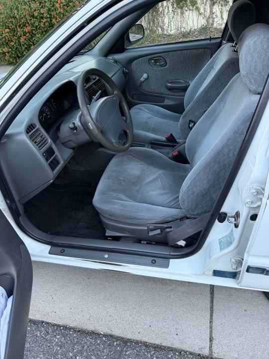 2001 Suzuki - Image 2 of 8