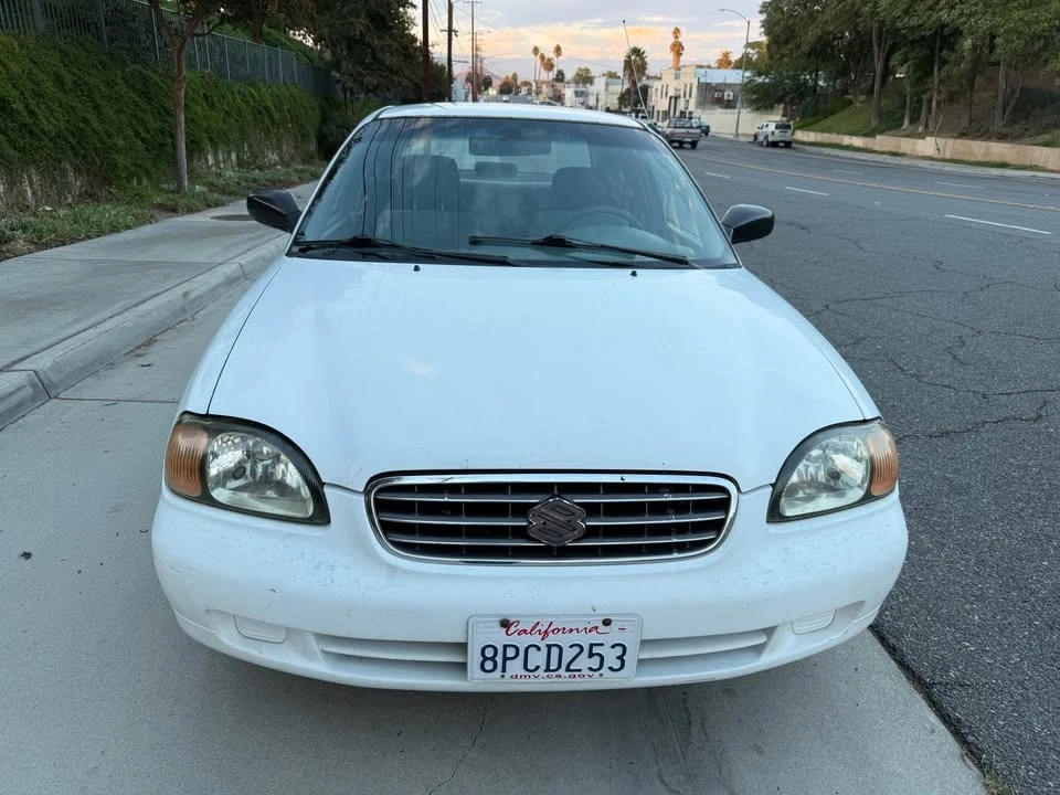 2001 Suzuki - Image 4 of 8