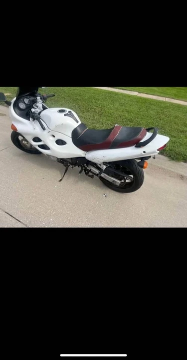 2001 Suzuki GSX - Image 4 of 5