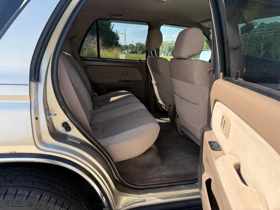 2001 Toyota 4Runner 3rd Gen - Image 13 of 16