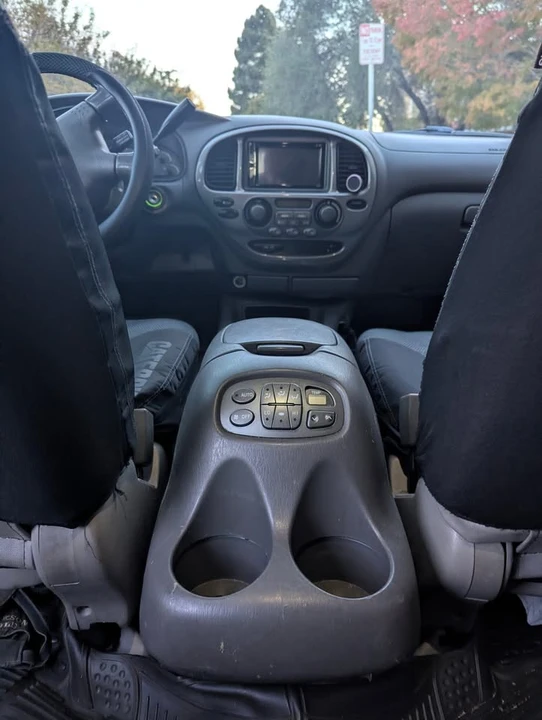 2001 Toyota Sequoia 1st Gen - Image 8 of 9