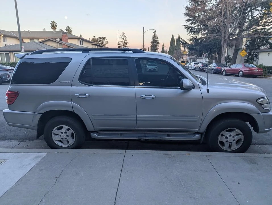 2001 Toyota Sequoia 1st Gen - Image 9 of 9