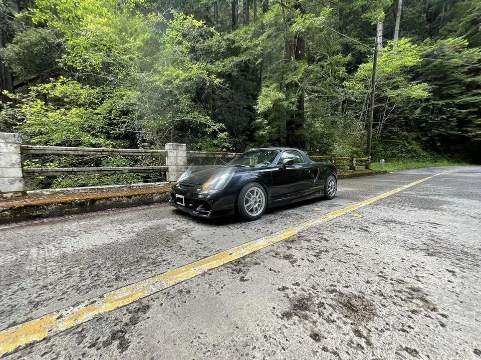 2001 Toyota MR2 Spyder/MR-S - Image 2 of 4