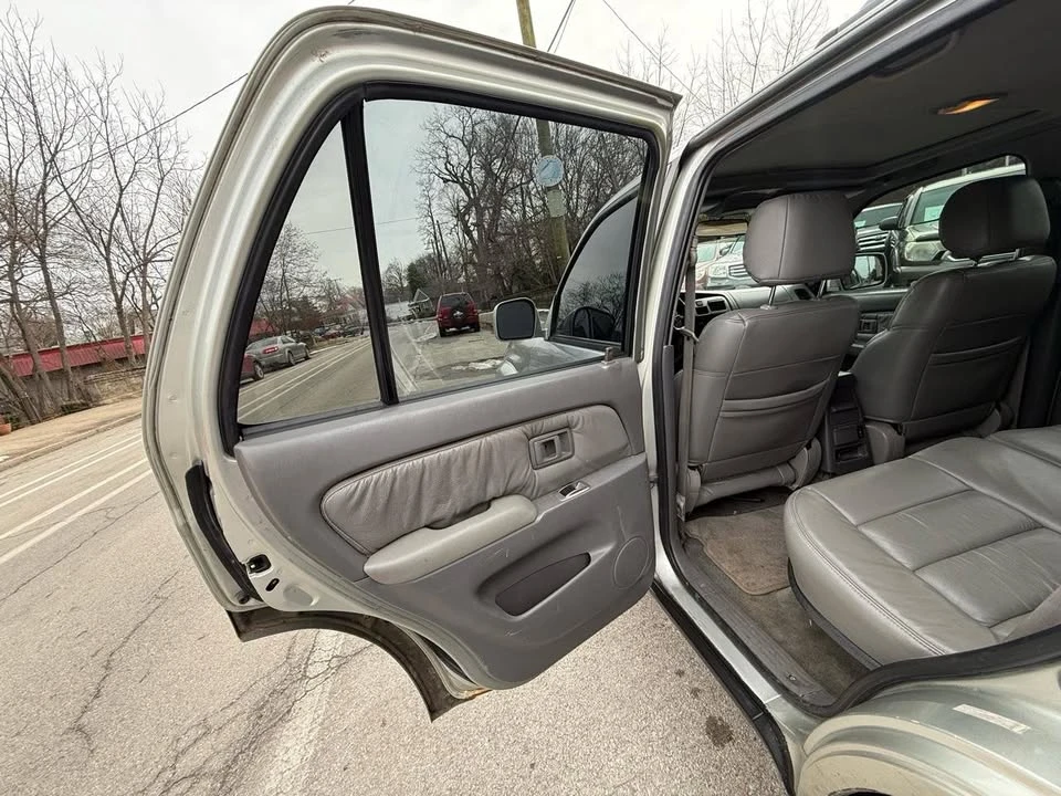 2001 Toyota 4Runner 3rd Gen - Image 11 of 17