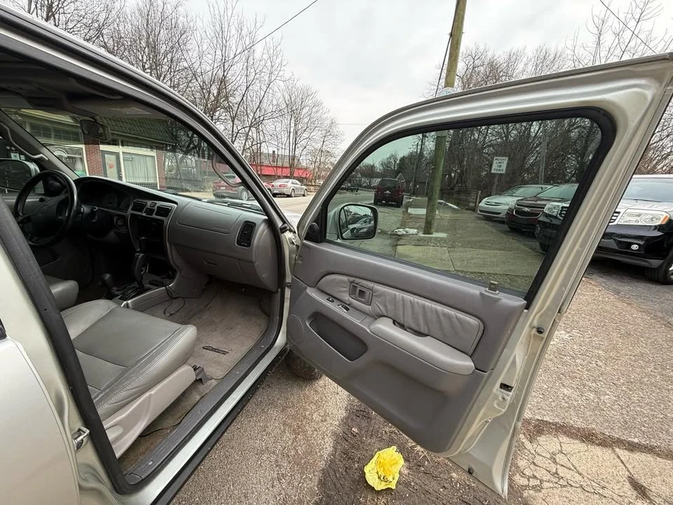 2001 Toyota 4Runner 3rd Gen - Image 15 of 17