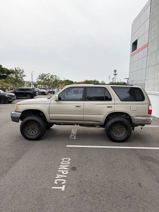 2001 Toyota 4Runner 3rd Gen - Image 2 of 16