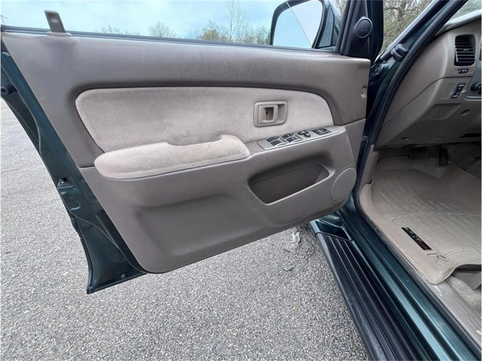 2001 Toyota 4Runner 3rd Gen - Image 18 of 31