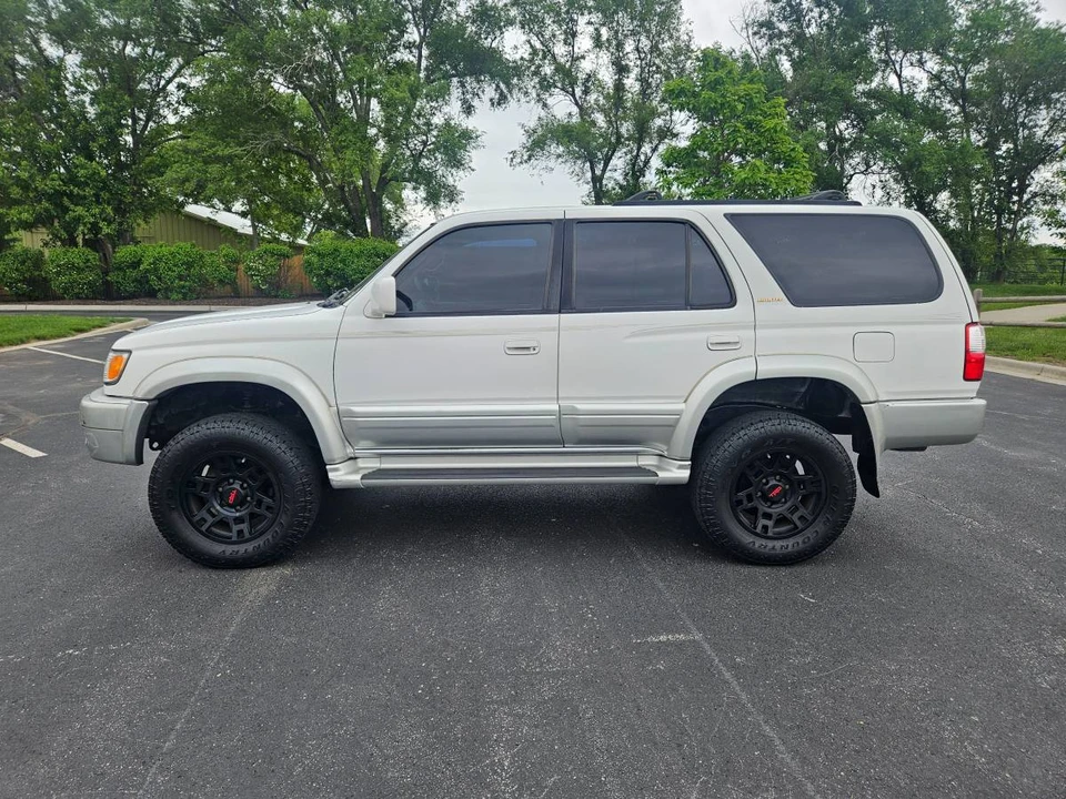 2001 Toyota 4Runner 3rd Gen - Image 2 of 23