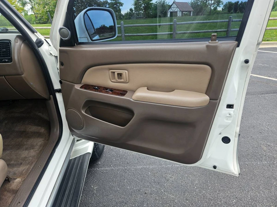 2001 Toyota 4Runner 3rd Gen - Image 18 of 23