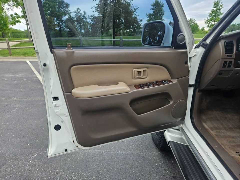2001 Toyota 4Runner 3rd Gen - Image 11 of 23