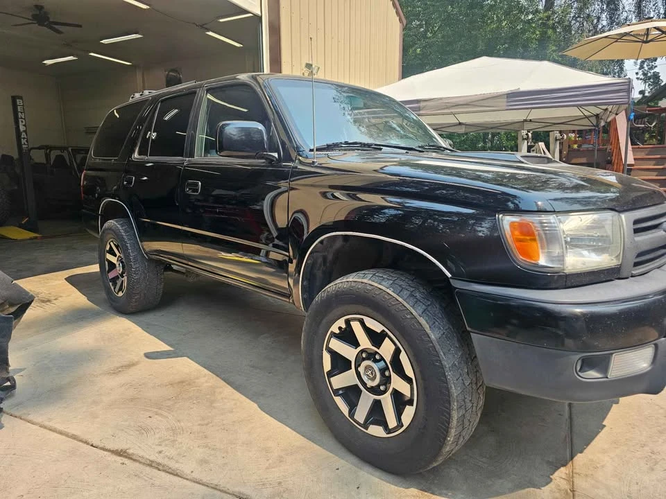 2001 Toyota 4Runner 3rd Gen - Image 8 of 15