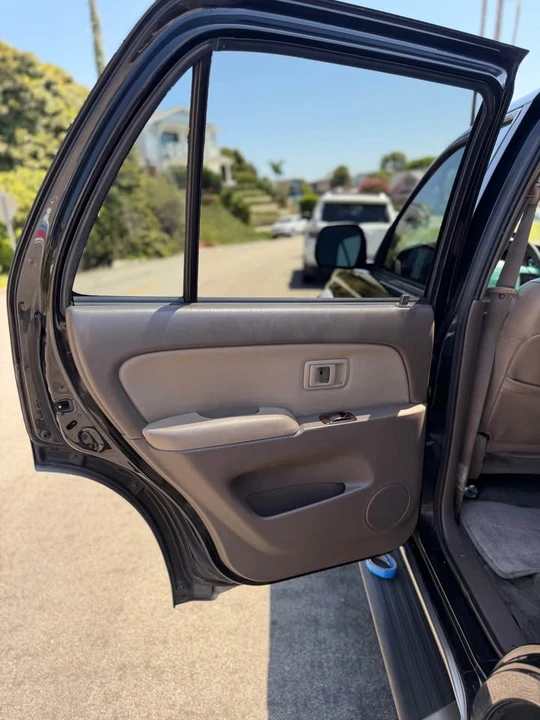 2001 Toyota 4Runner 3rd Gen - Image 13 of 17