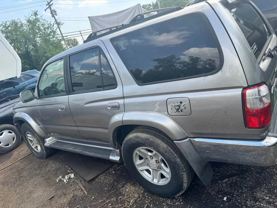 2001 Toyota 4Runner 3rd Gen - Image 10 of 13