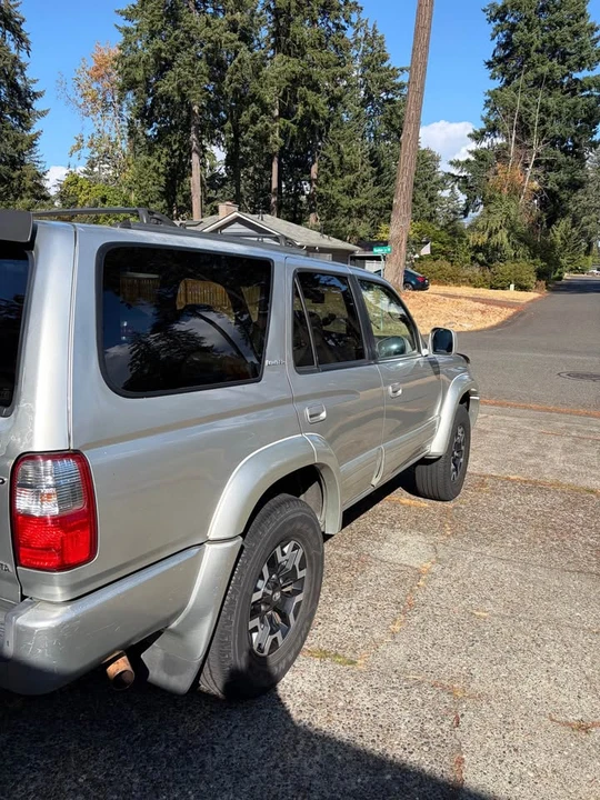 2001 Toyota 4Runner 3rd Gen - Image 4 of 12