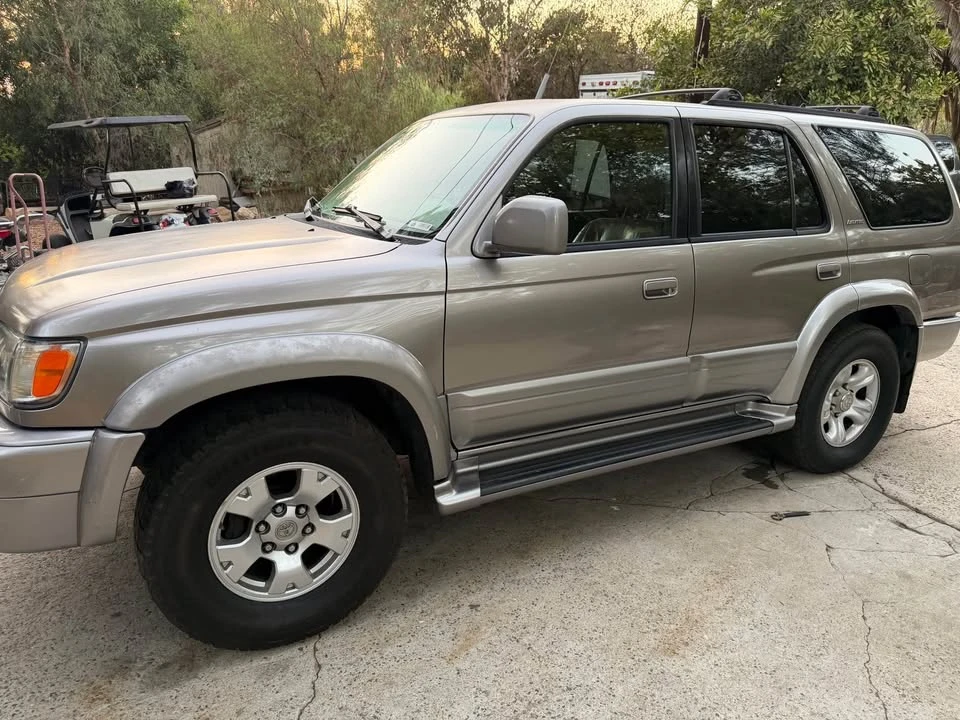 2001 Toyota 4Runner 3rd Gen - Image 2 of 10