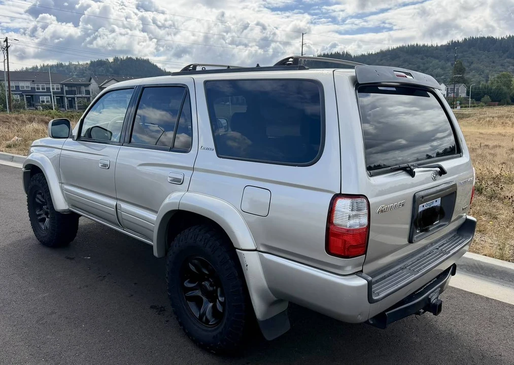 2001 Toyota 4Runner 3rd Gen - Image 2 of 10